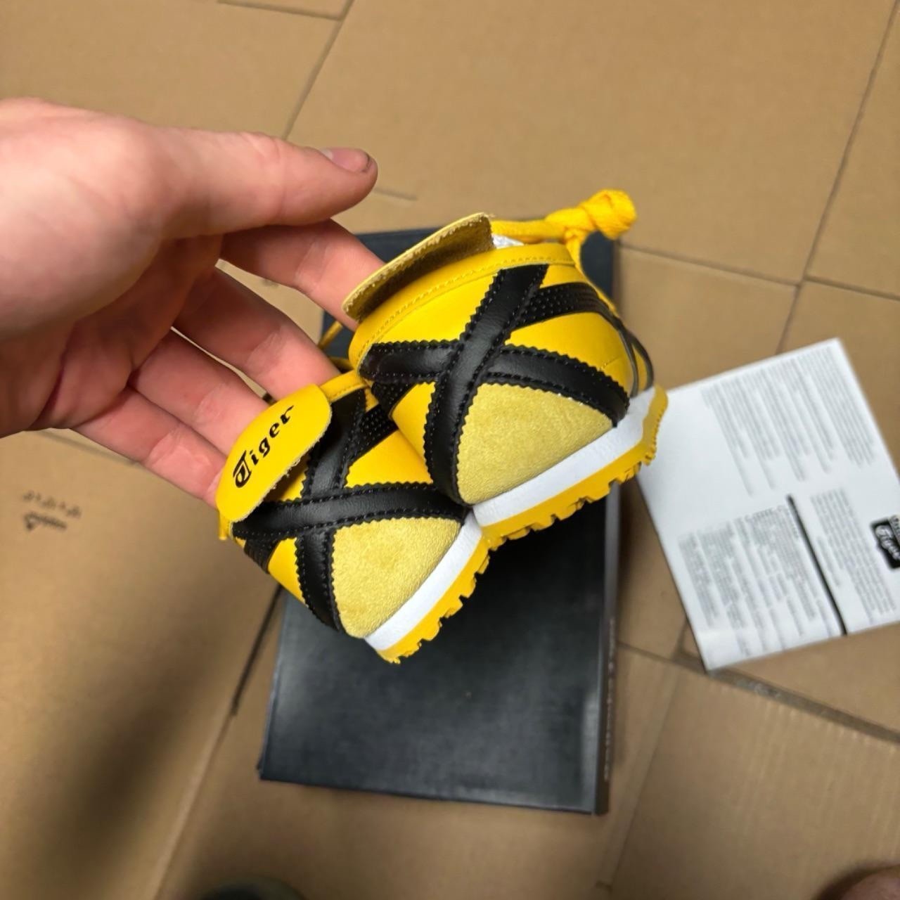 Onitsuka Tiger MEXICO 66 Kill Bill 1183C102-751 YELLOW BLACK