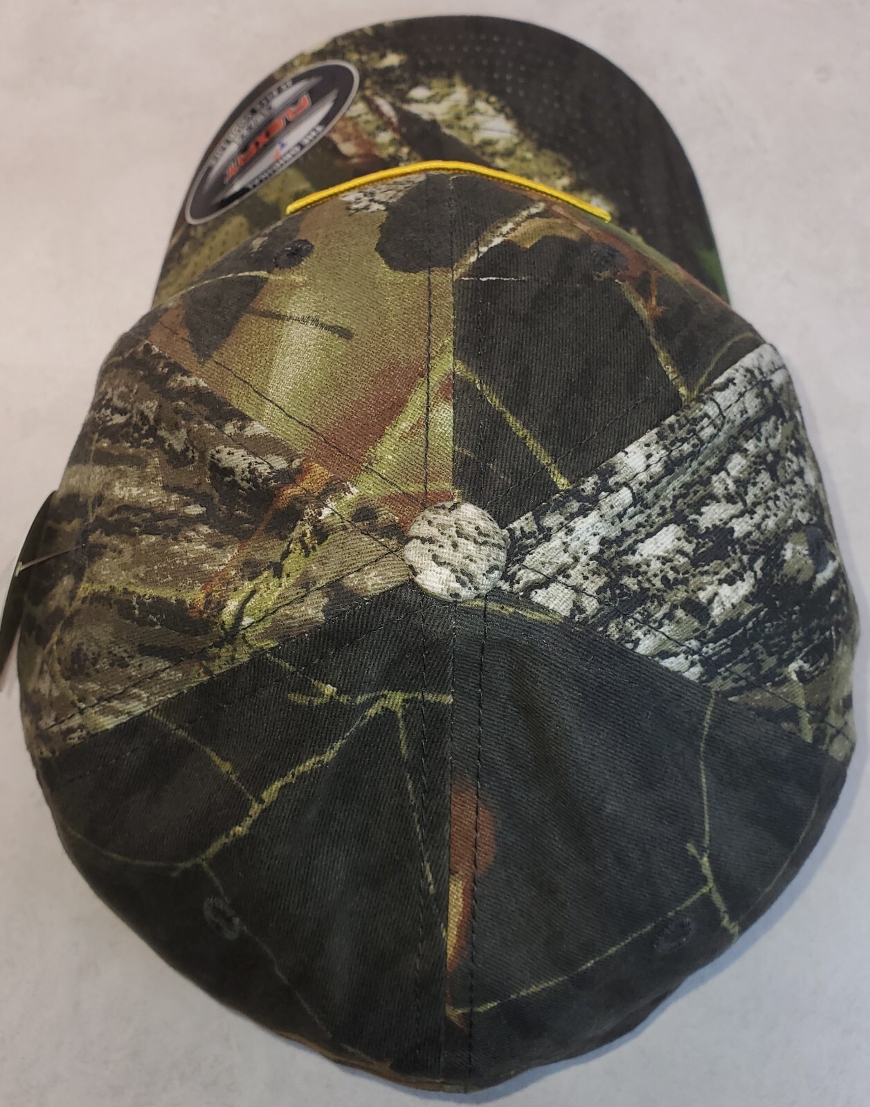 John Deere Patch on Mossy Oak Break-Up Flexfit 6277 Hat L/XL 7 1/8″ – 7 5/8″
