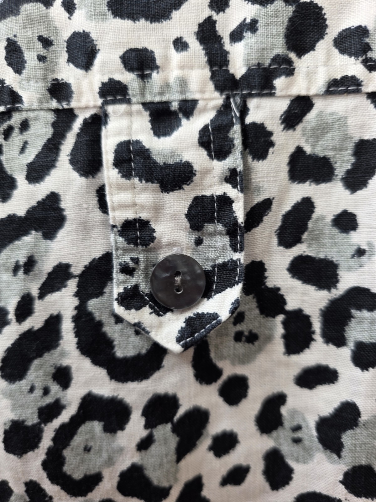 Jones New York Women’s Large Leopard Print Blouse 100% Linen Button Down 3qtr Sl
