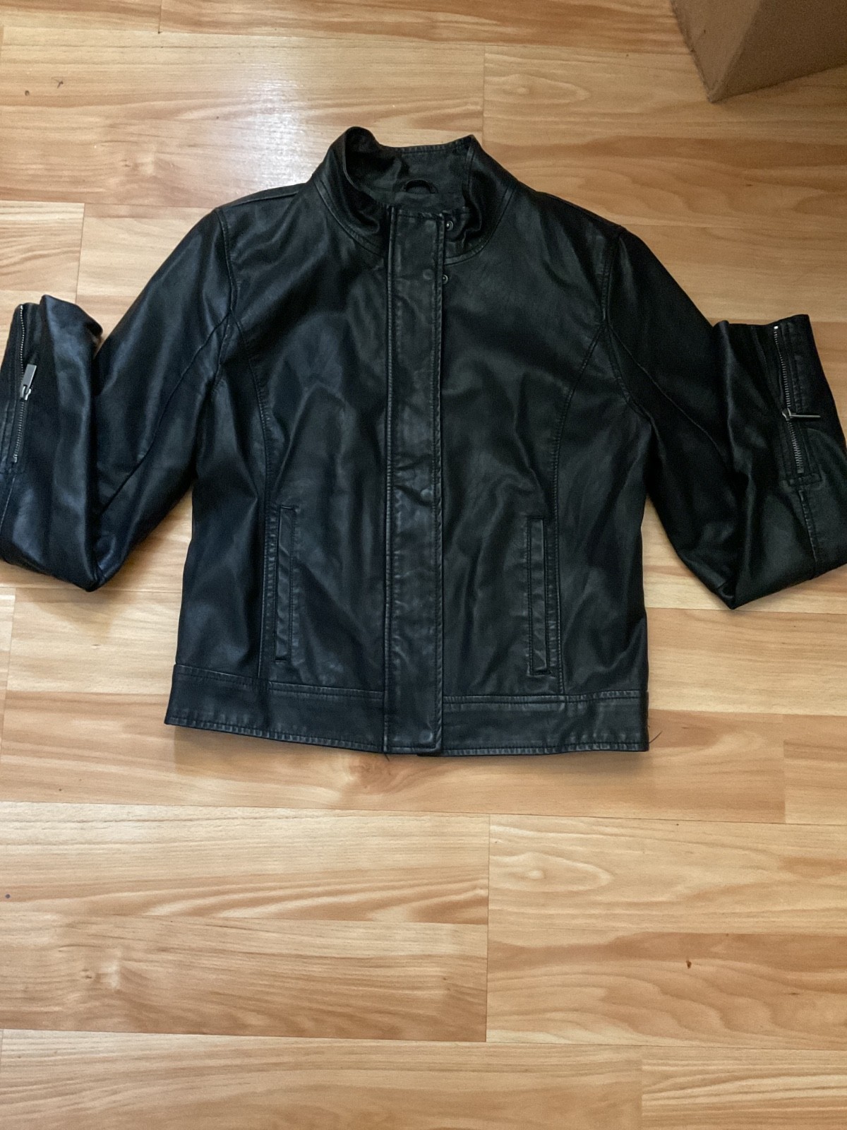 Women’s Faux Leather Jacket Small