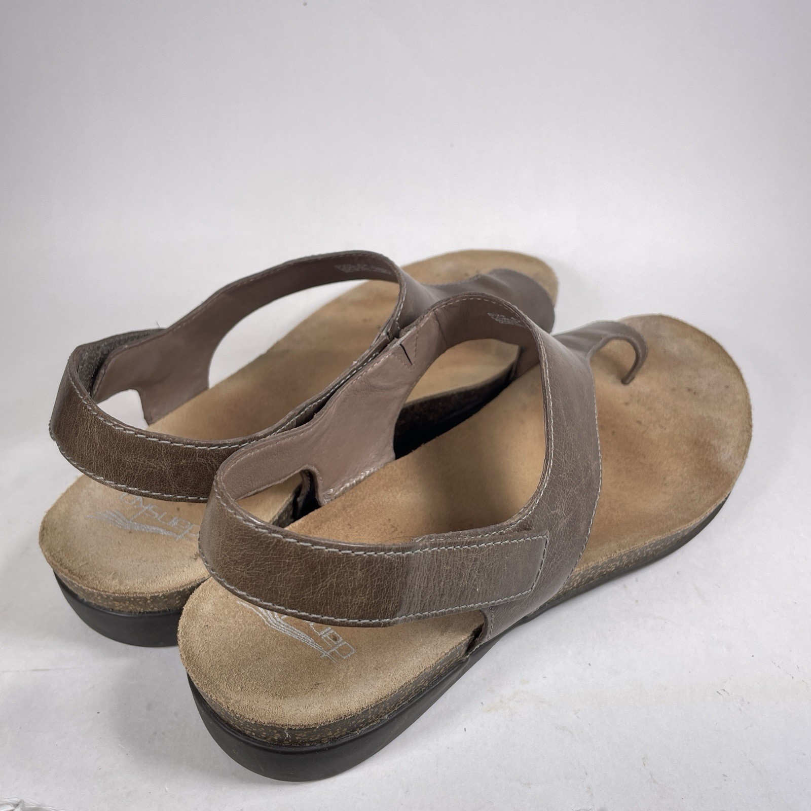 Size 42 – Dansko Reece Stone Women’s Loop Sandal Thong Toe Strap Brown