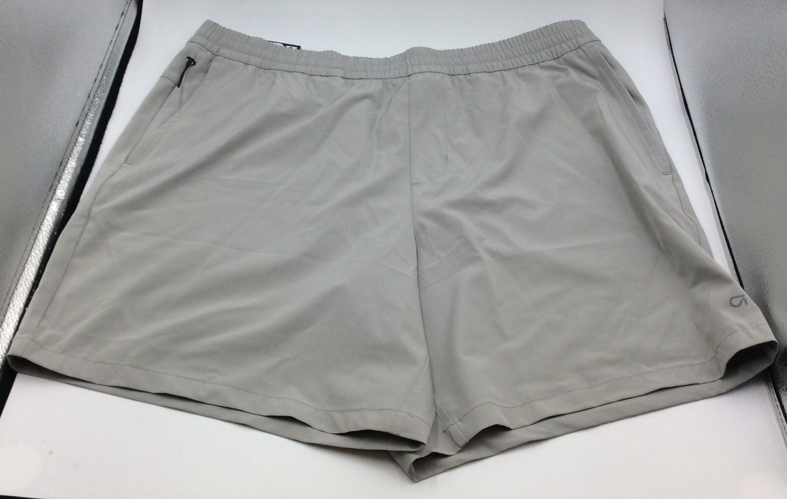 GapFit Men’s Movement Short Size X-Large Ultimate Grey, Free Shipping
