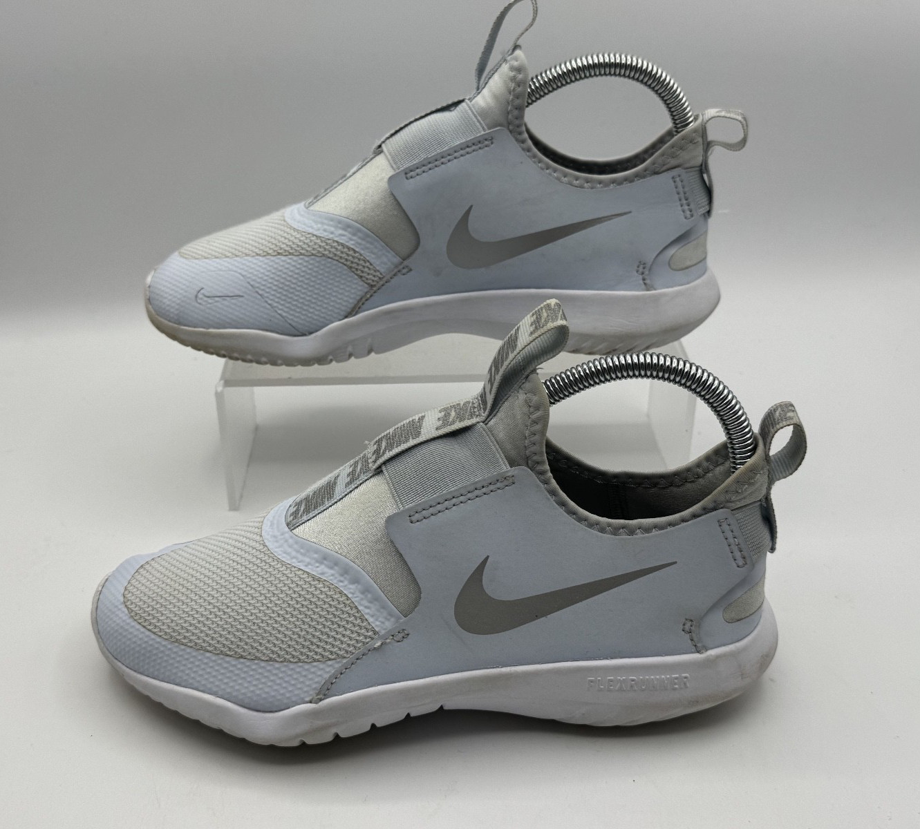 Nike Flex Runner Light Blue Size 4.5 Youth Running Shoe, Unisex, Boy, Pre-owned