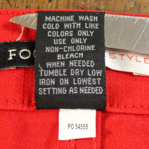 Focus Life Style Women Size 10 Red Pants 97%Cotton 3%Spandex Waist 30×31 Inseam