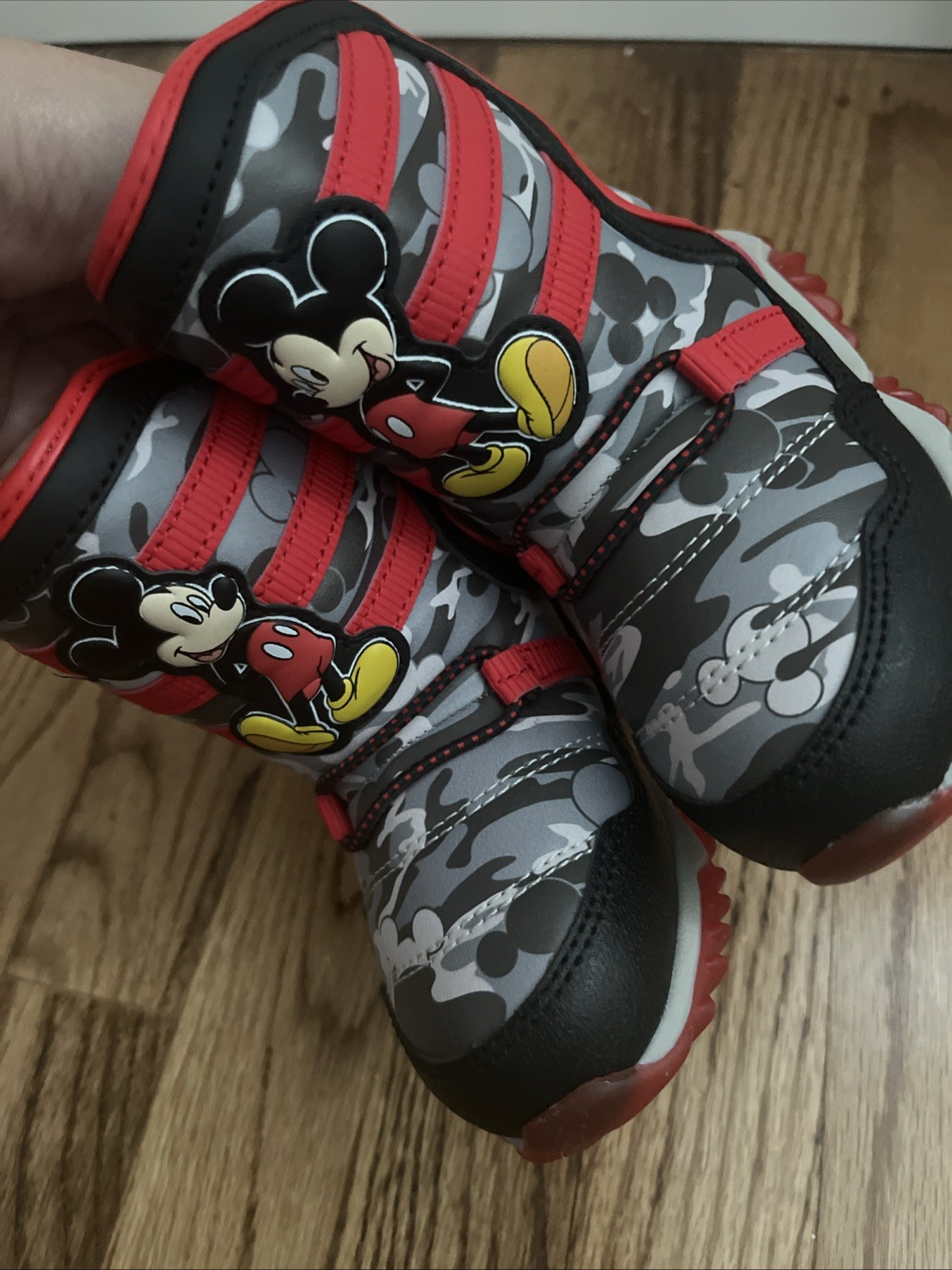 Disney Toddler Boys Mickey Mouse Light Up Snow Boots Size 8 NEW WITH TAGS!