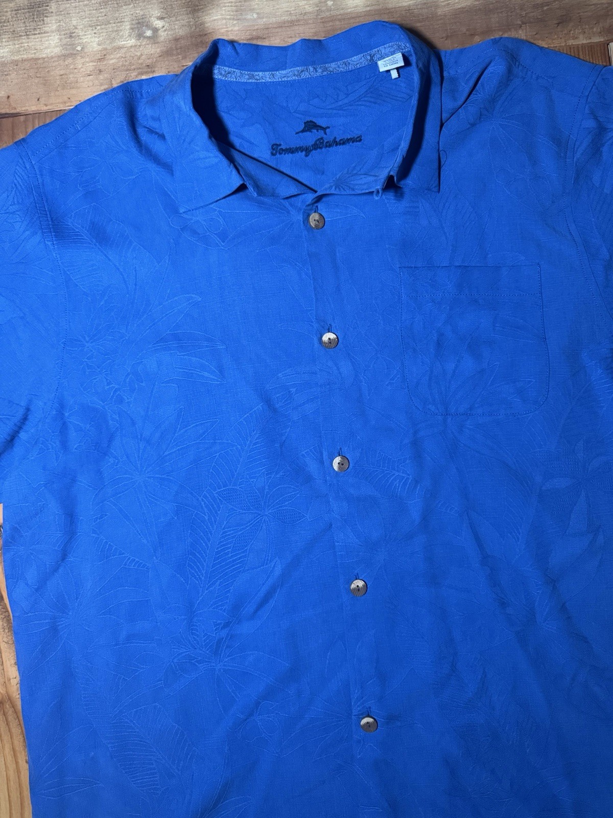 Mens Tommy Bahama Button Shirt Size L Blue 100% Silk Hawaiian Beach Camp Boat
