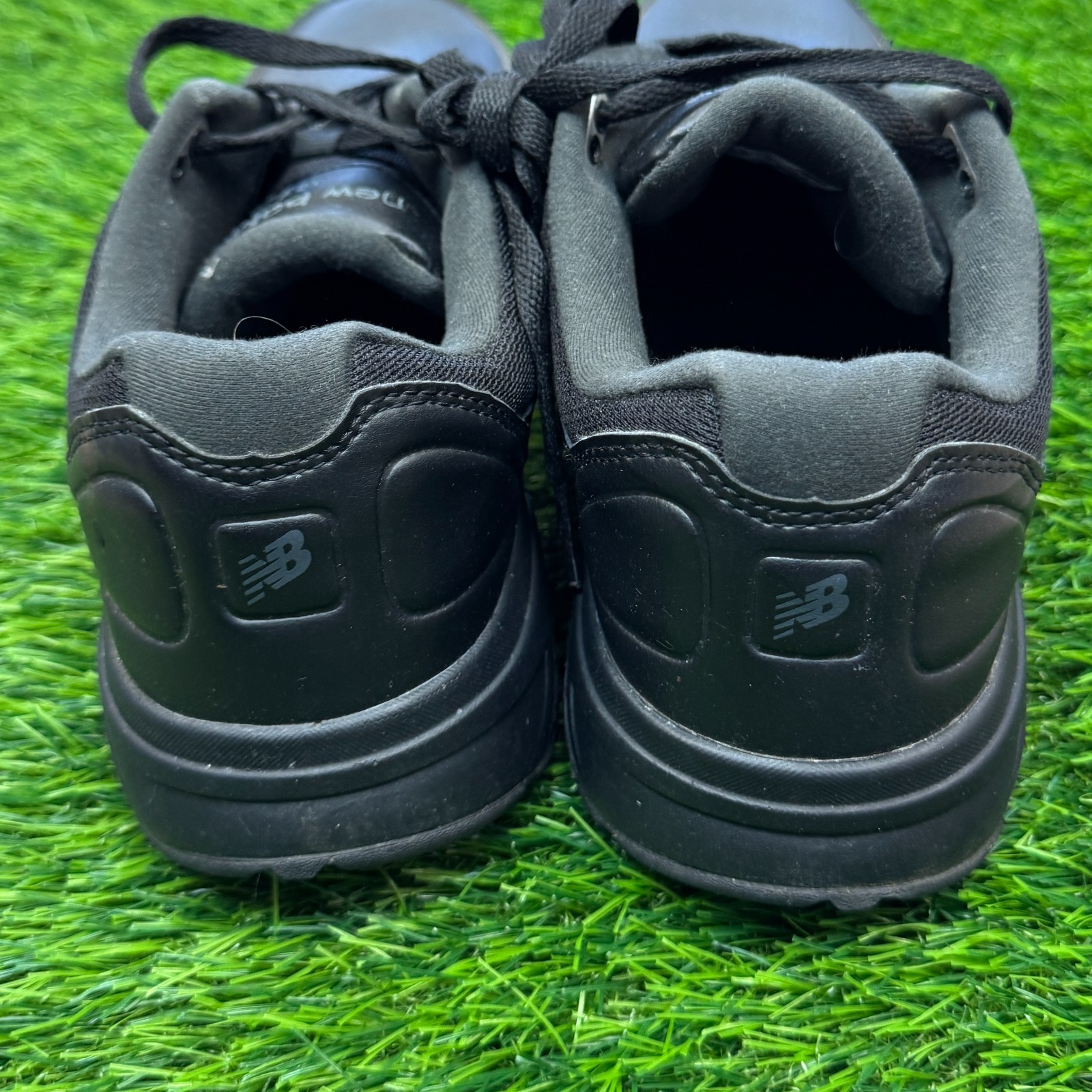 New Balance 813 Mens Size 9.5 Medium D Black Leather Rollbar Stability Sneakers
