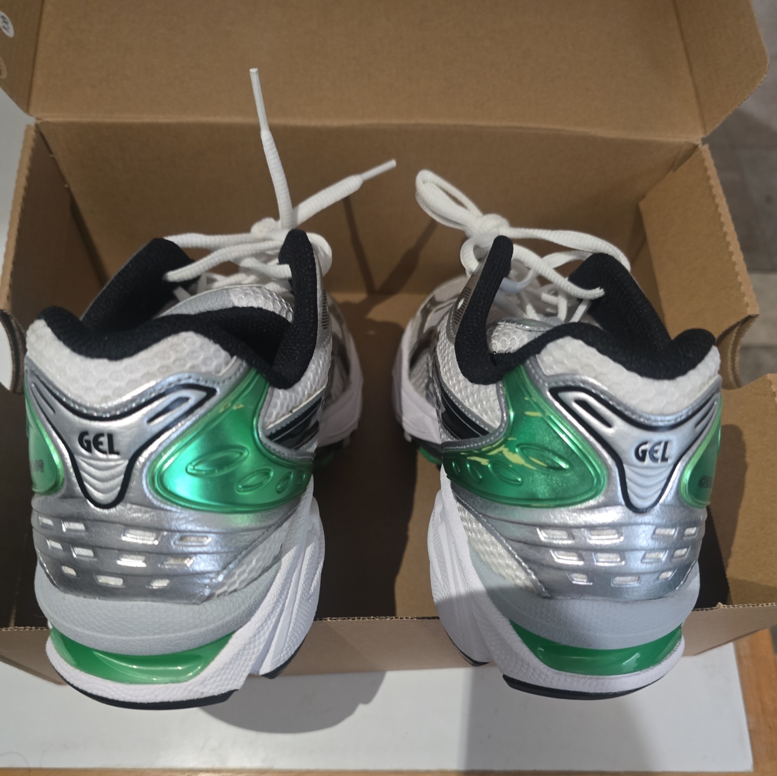 Asics Gel Kayano 14 White Malachite Green Size 10, 1201A019-110