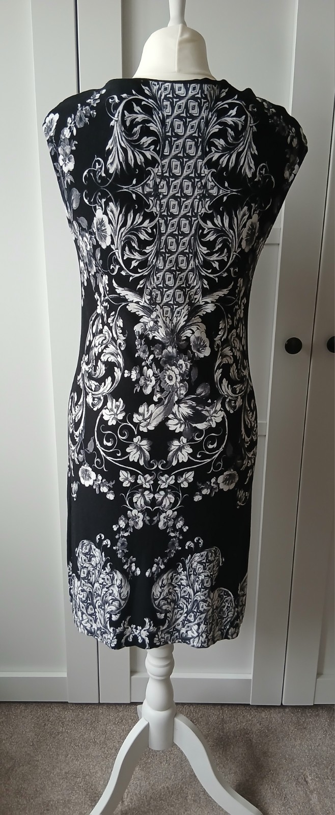 Wallis Petite Dress Size 10 in Black and White