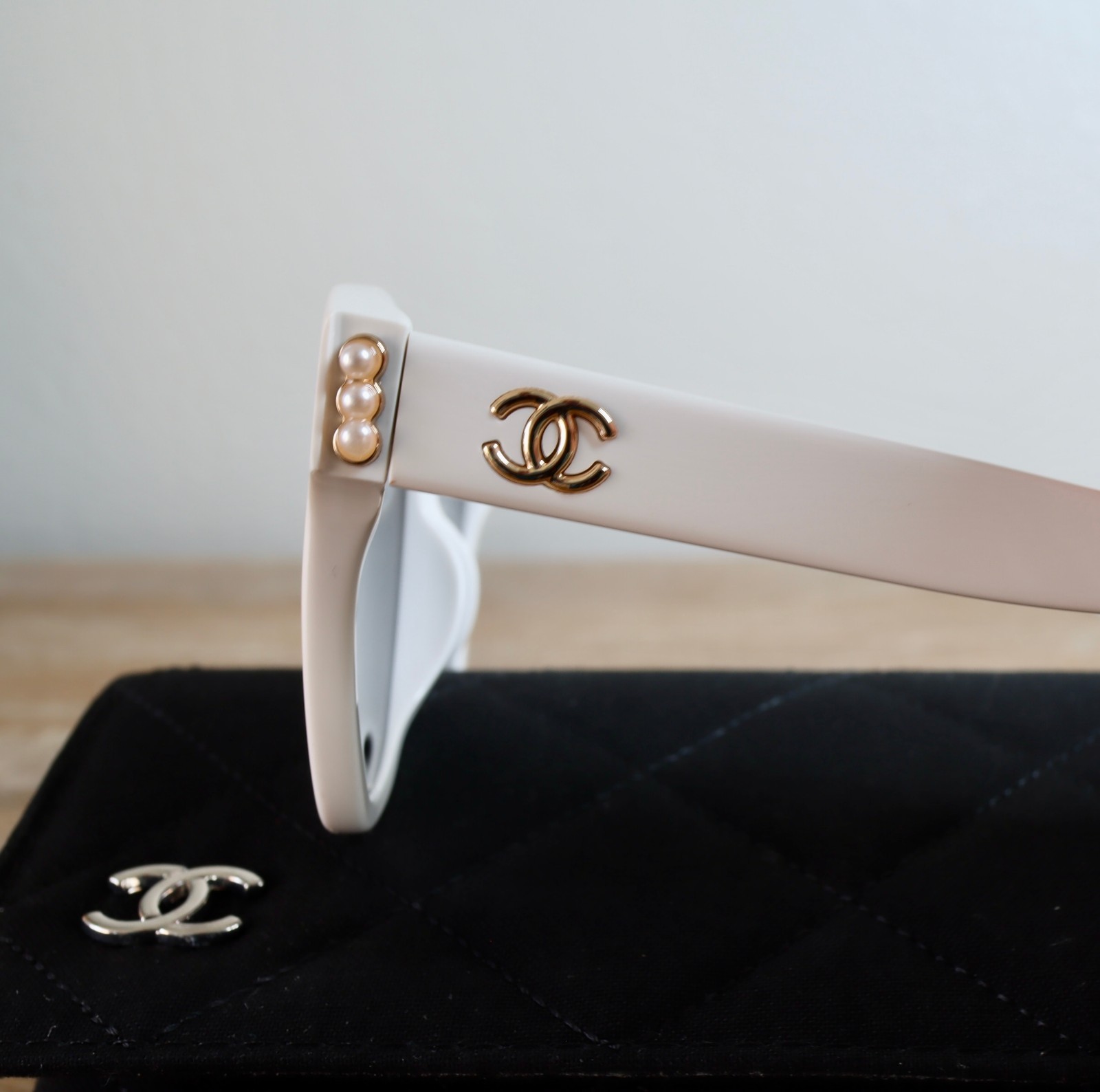 CHANEL 5482H Urban Vintage Square Pearl Sunglasses 54mm White/Gray Lens 100% UV