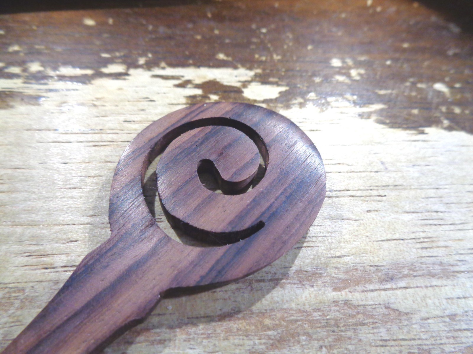 1 7/16″ X 1 13/16″ EXOTIC INDONESIAN ROSEWOOD MAORI KORU HAIR PICK STICK 7 1/4″