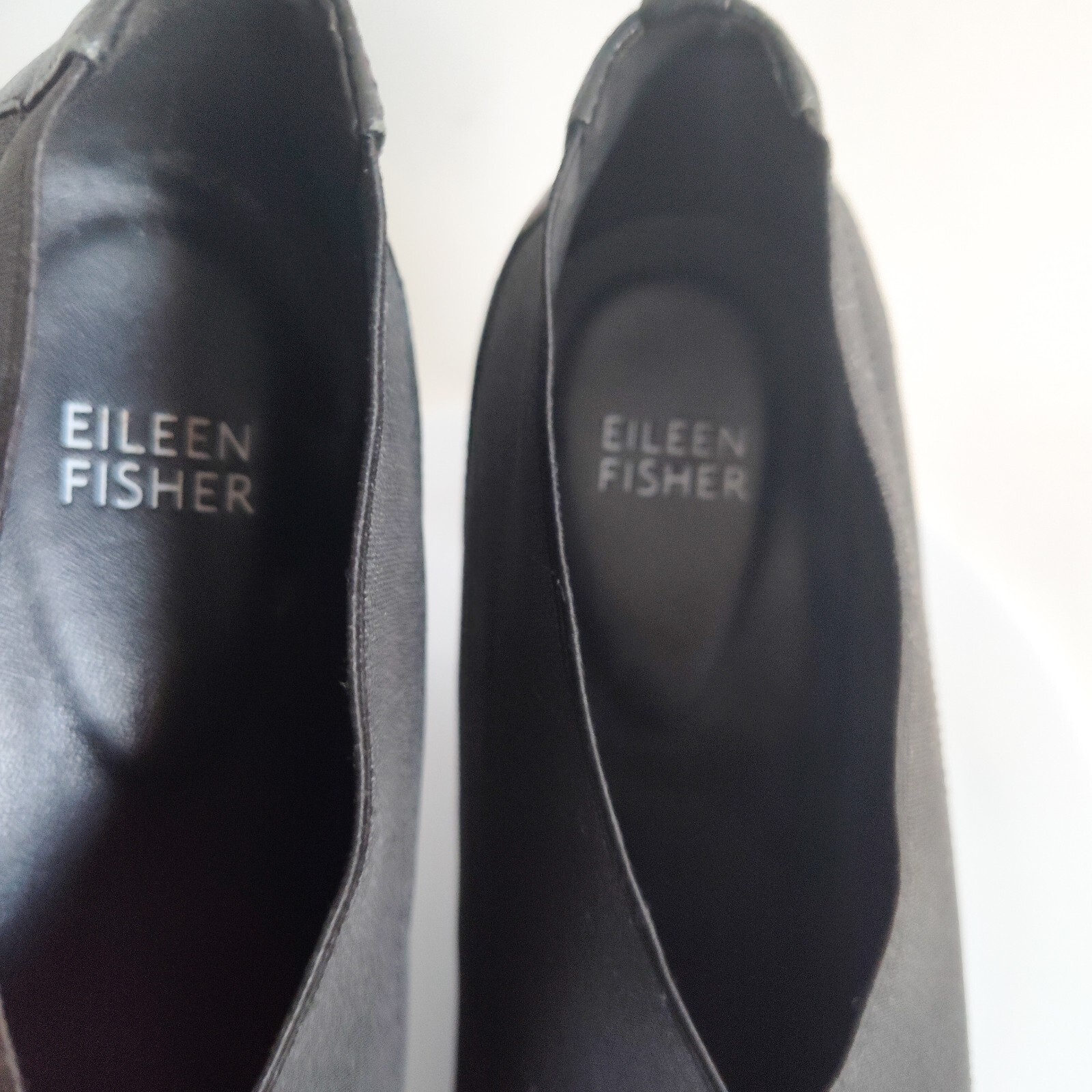 Eileen Fisher Microfiber Leather Sole Choked-up Low Heel Modern Pumps Size 7