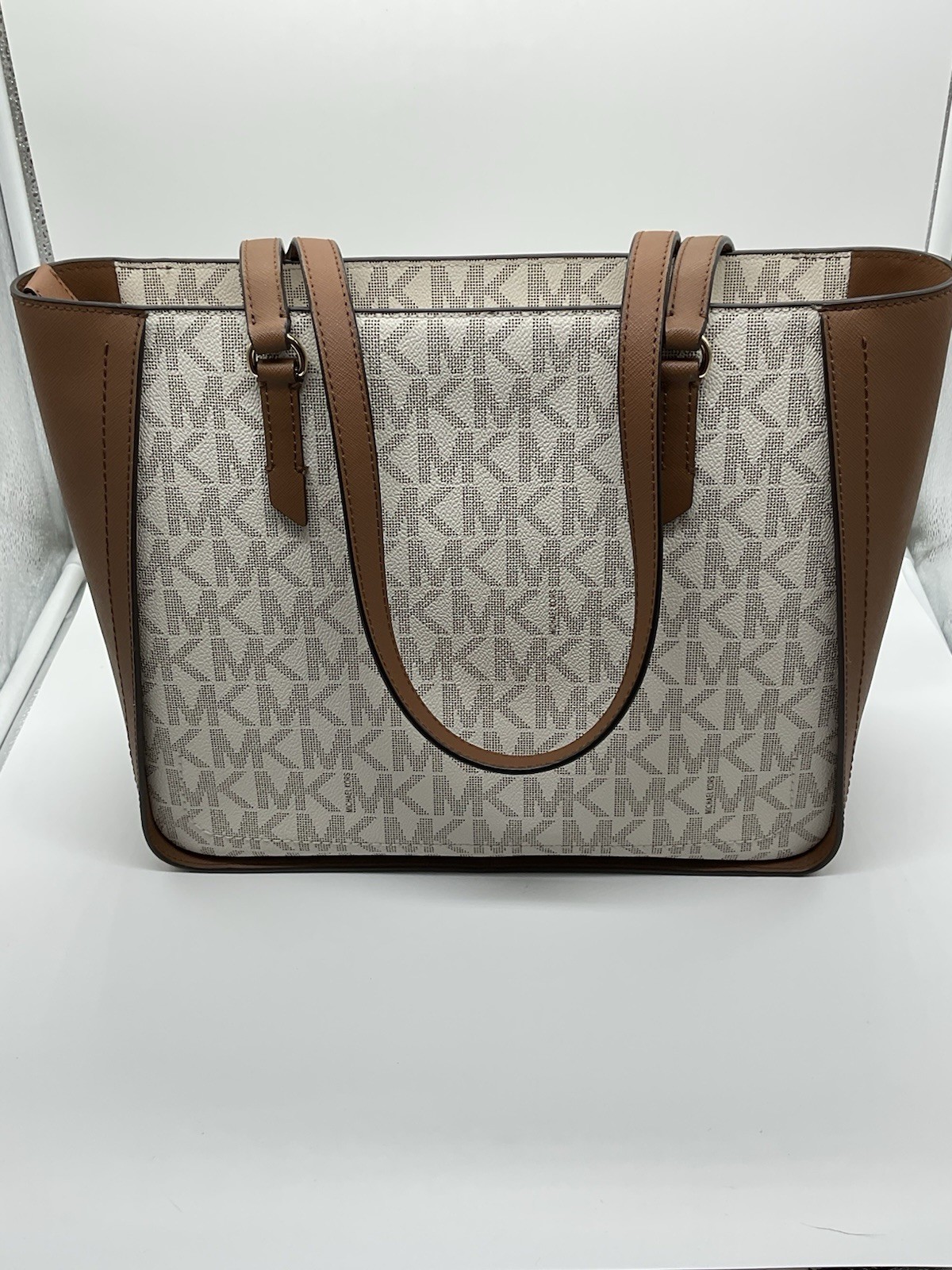 Michael Kors Sylvia Medium Tote Handbag Purse Vanilla/Lugg