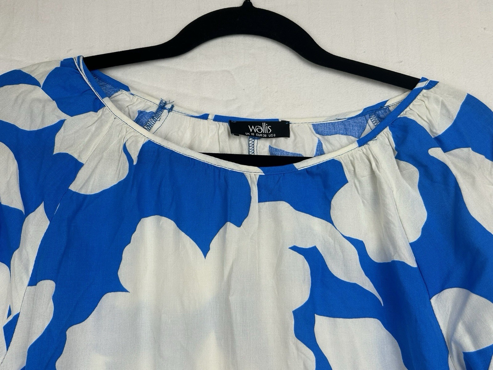 Wallis Woman’s Size 10 blue white floral pattern shift dress knee length casual