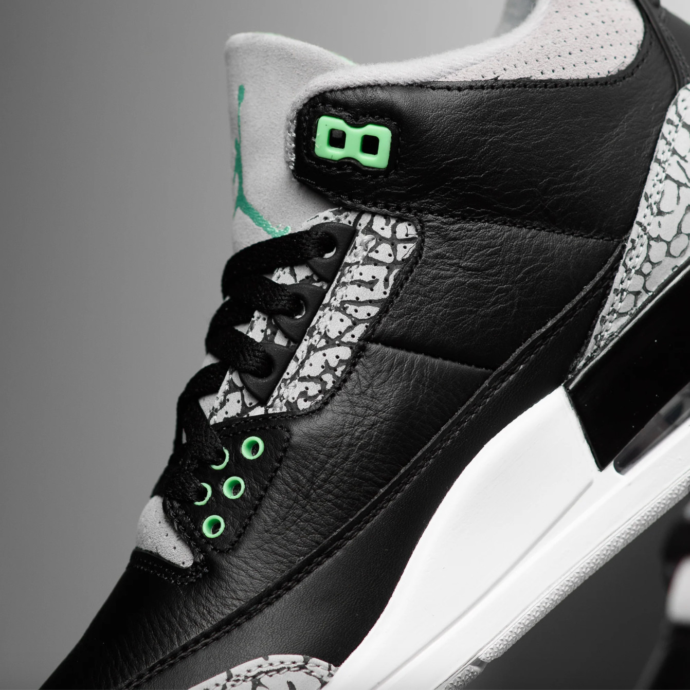 Nike Air Jordan III 3 Retro Green Glow Black Grey CT8532-031 Men’s