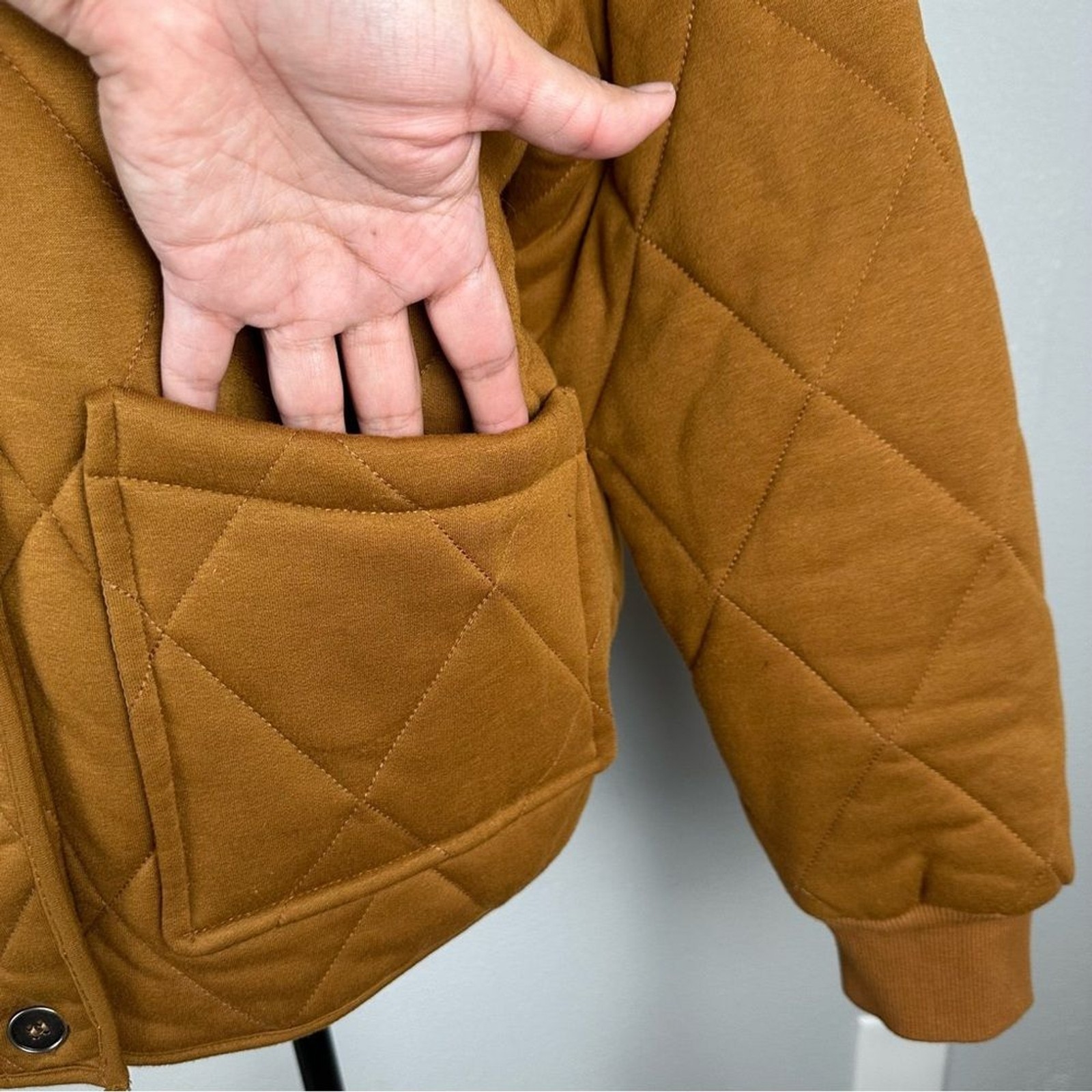 Quilted Button Up Brown Jacket Women Medium Front Pockets Lined NWOT Casual Cozy