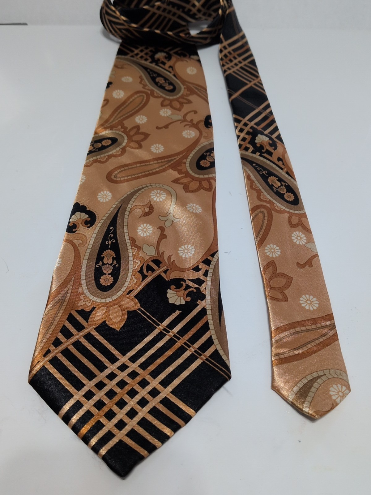 Karl Knox Orange Tan Black Paisley Abstract Necktie 4×60″ Retro Design VINTAGE