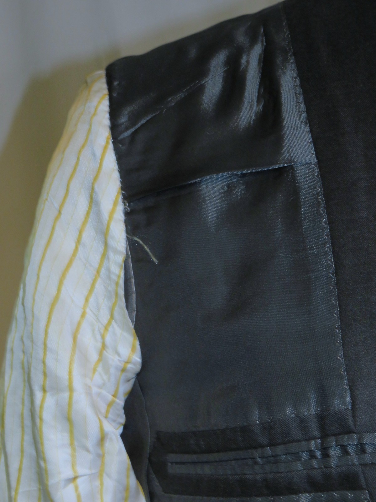 Hickey Freeman Beacon Loro Piana 150 Yellow Label Solid Charcoal Suit Jacket 40R