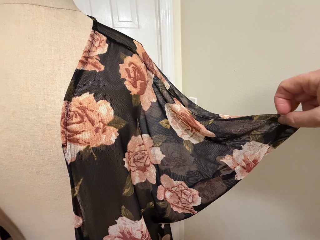 Heart Hips Floral Sheer Kimono Open Front Boho Black Pink Roses (Small)