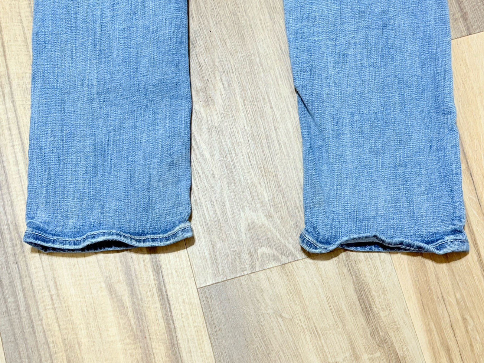BKE Buckle Alec Slim Straight Jeans Men’s Stretch Medium Wash Distressed Denim
