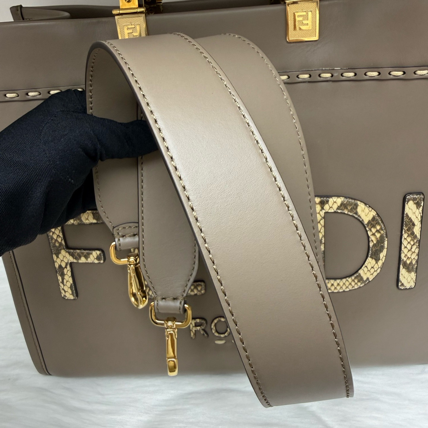 Fendi Sunshine Shopper Tote MM Gray Leather Shoulder Handbag Crossbody GHW