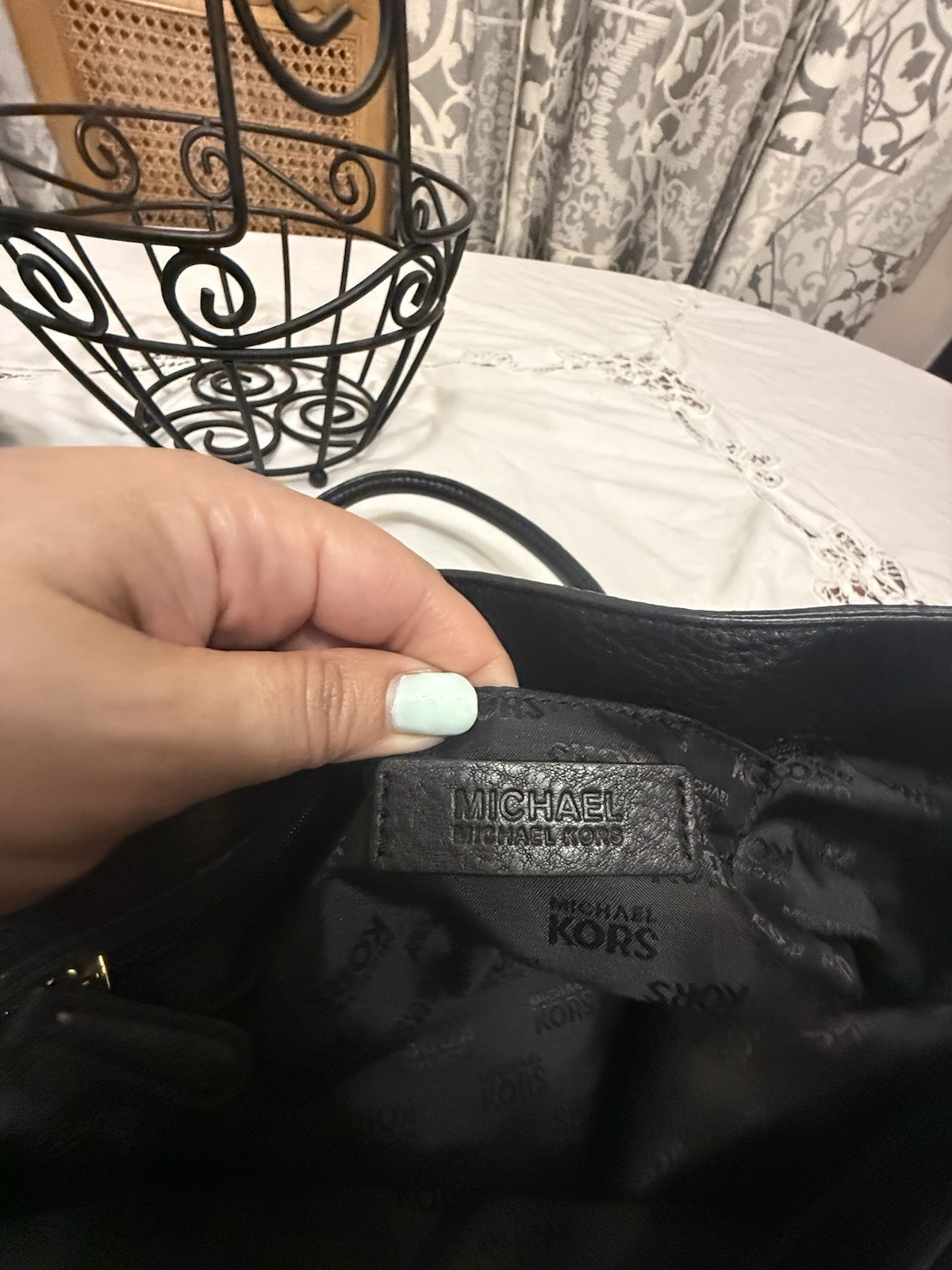 Michael Kors Black Pebbled Satchel/Top Handle Bag Shoulder Strap Gold HW EUC