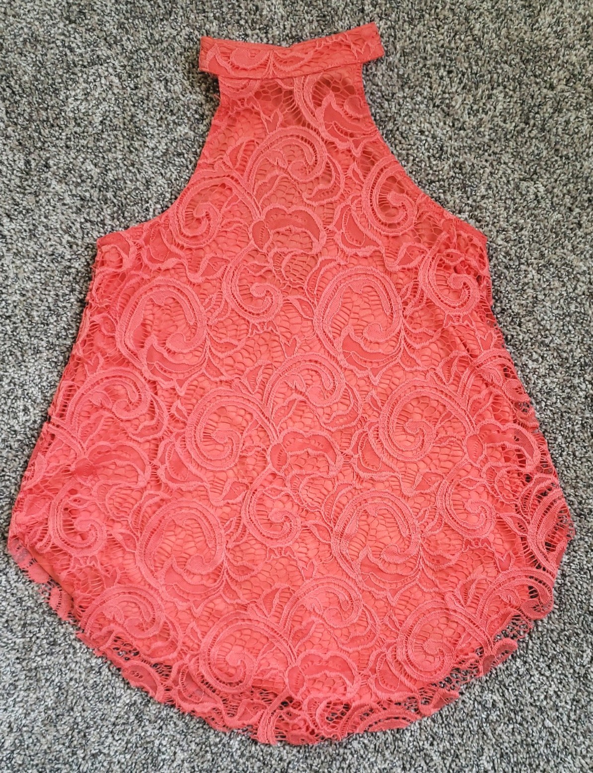 Rue21 size XS Coral Lined Lace Halter Top High Neck Keyhole Back NWOT