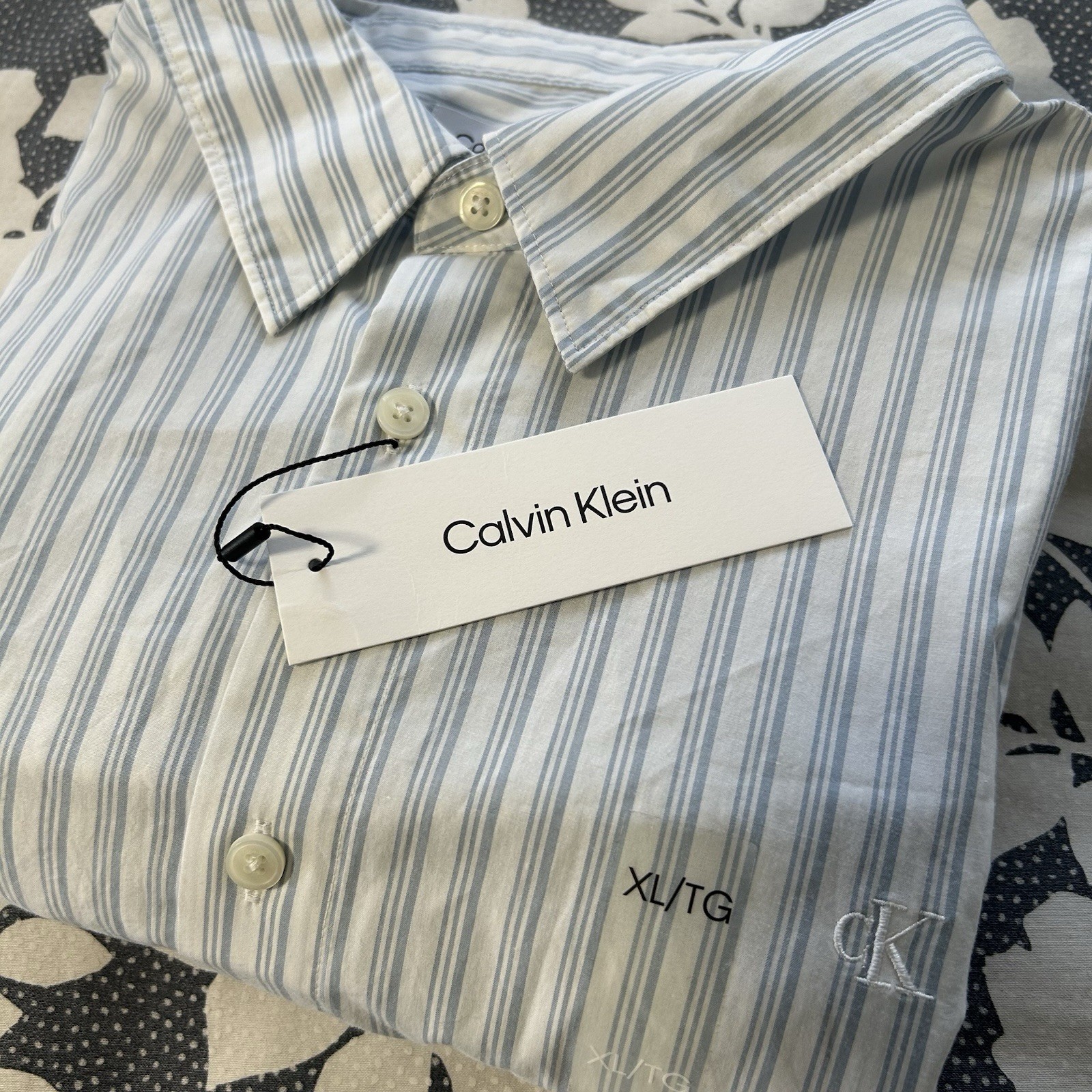 NWT Calvin Klein Mens XL Short Sleeve Striped Button Down Shirt Stretch Blue NEW