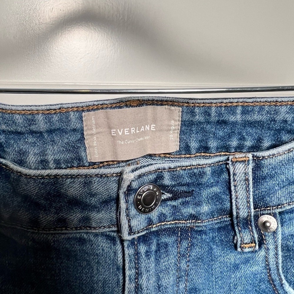 Everlane The Curvy Cheeky Raw Hem Crop Denim (28)