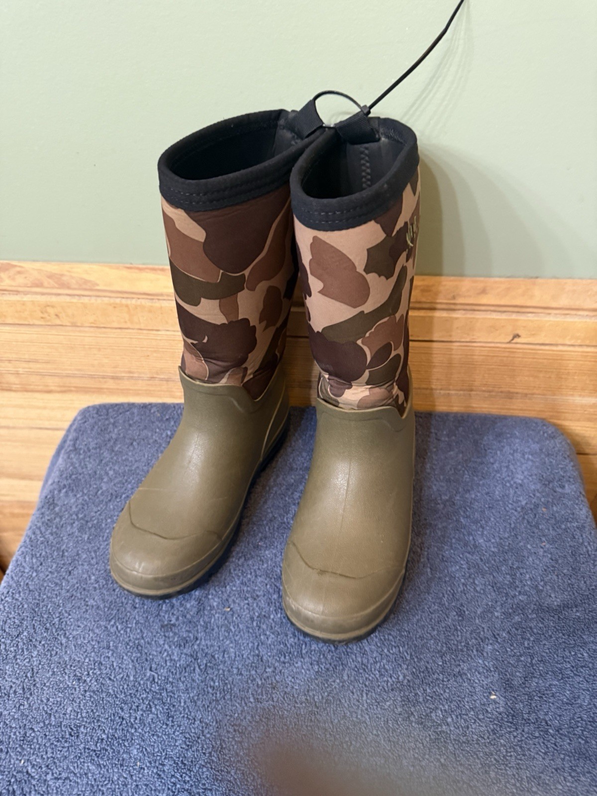 Waterproof Kids Size 3 D Rubber Pvc Boots By Magellan Gently Used.