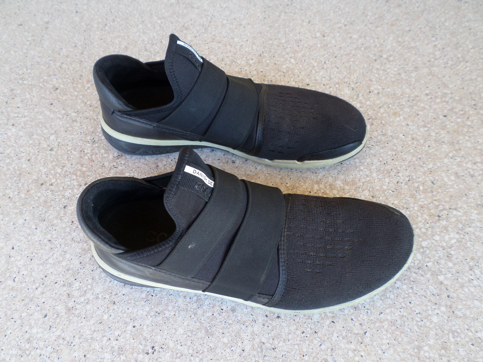 ECCO Danish Design Black Leather and Mesh Elastic Strap Loafers. Men’s 11, eu 45