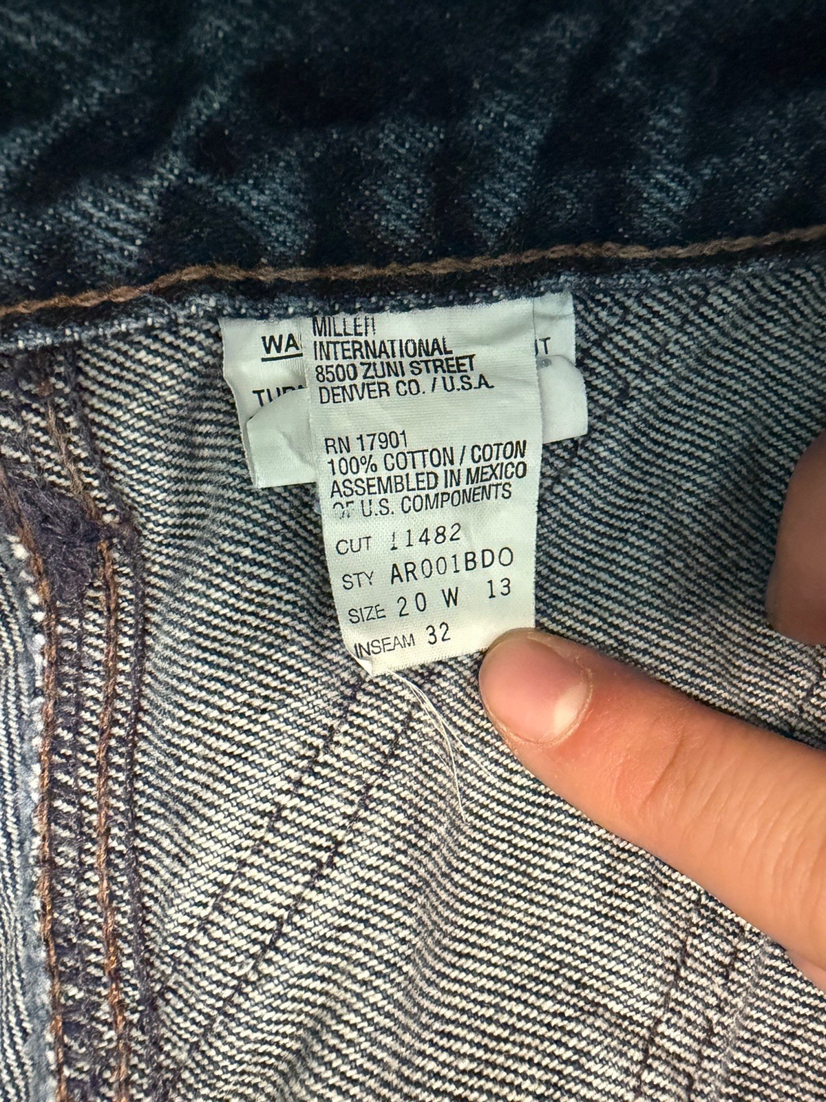 Rocky Mountain Clothing Co. Men’s Blue Medium Wash Tapered Denim Jeans 5-Pocket