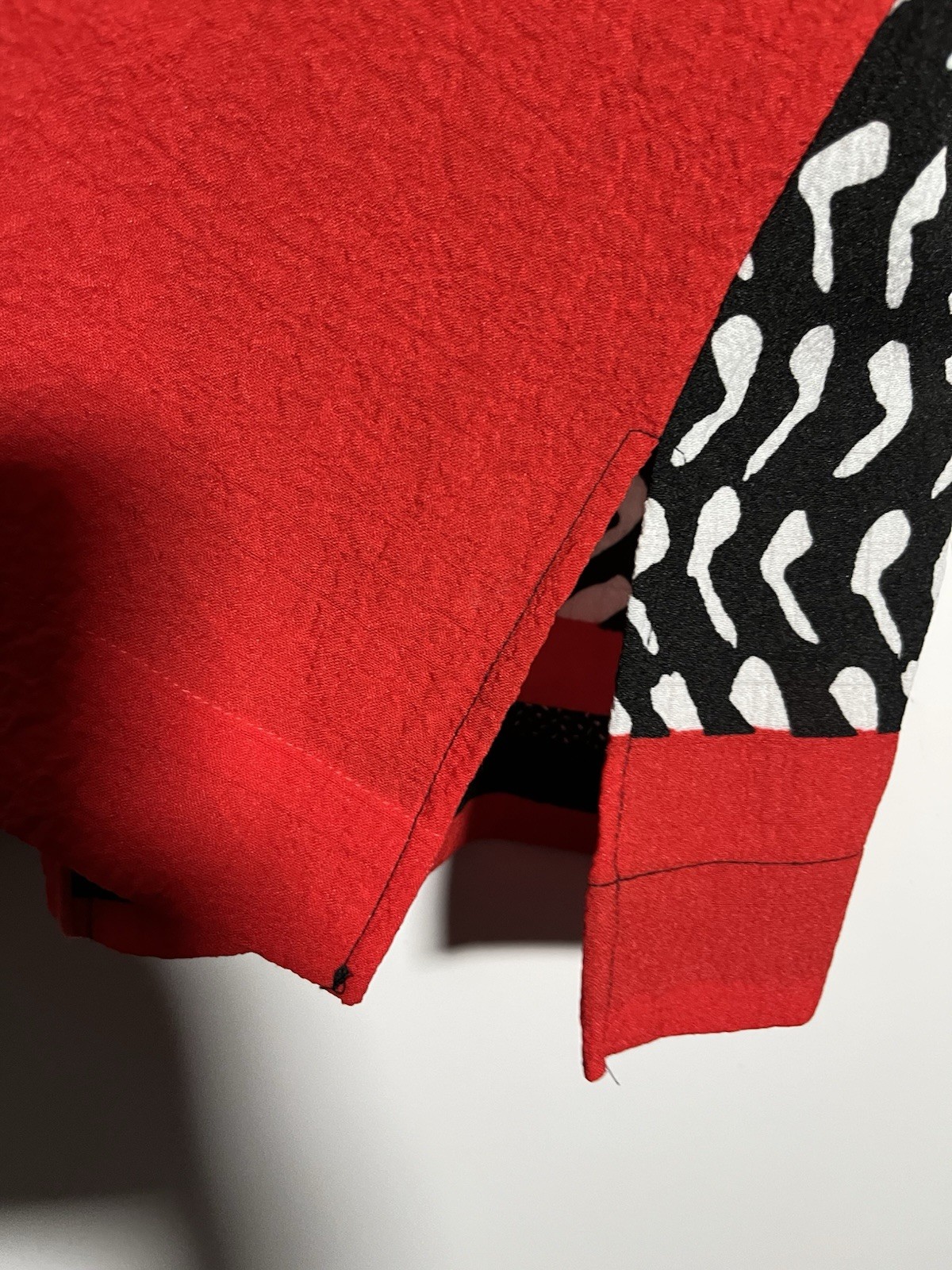 Ali Miles Women’s Button Front Abstract Top Red Black Artsy Retro Relaxed Fit