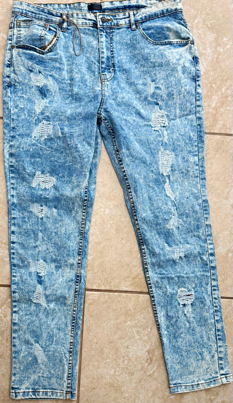 Reason Men’s Blue Light Wash Distressed Skinny Denim Jeans 5-Pocket Logo NWT