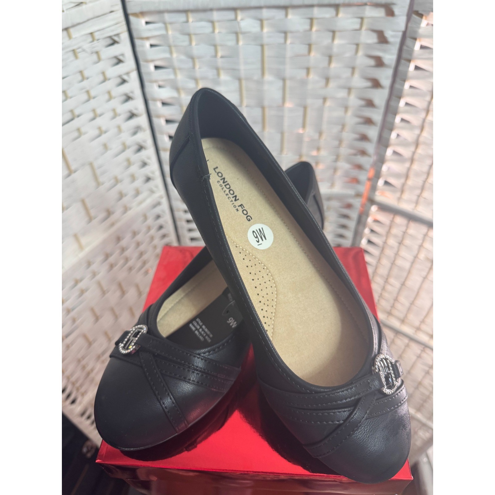 London Fog Wide Width Black Comfort Flats Rhinestone Accent Size 9W
