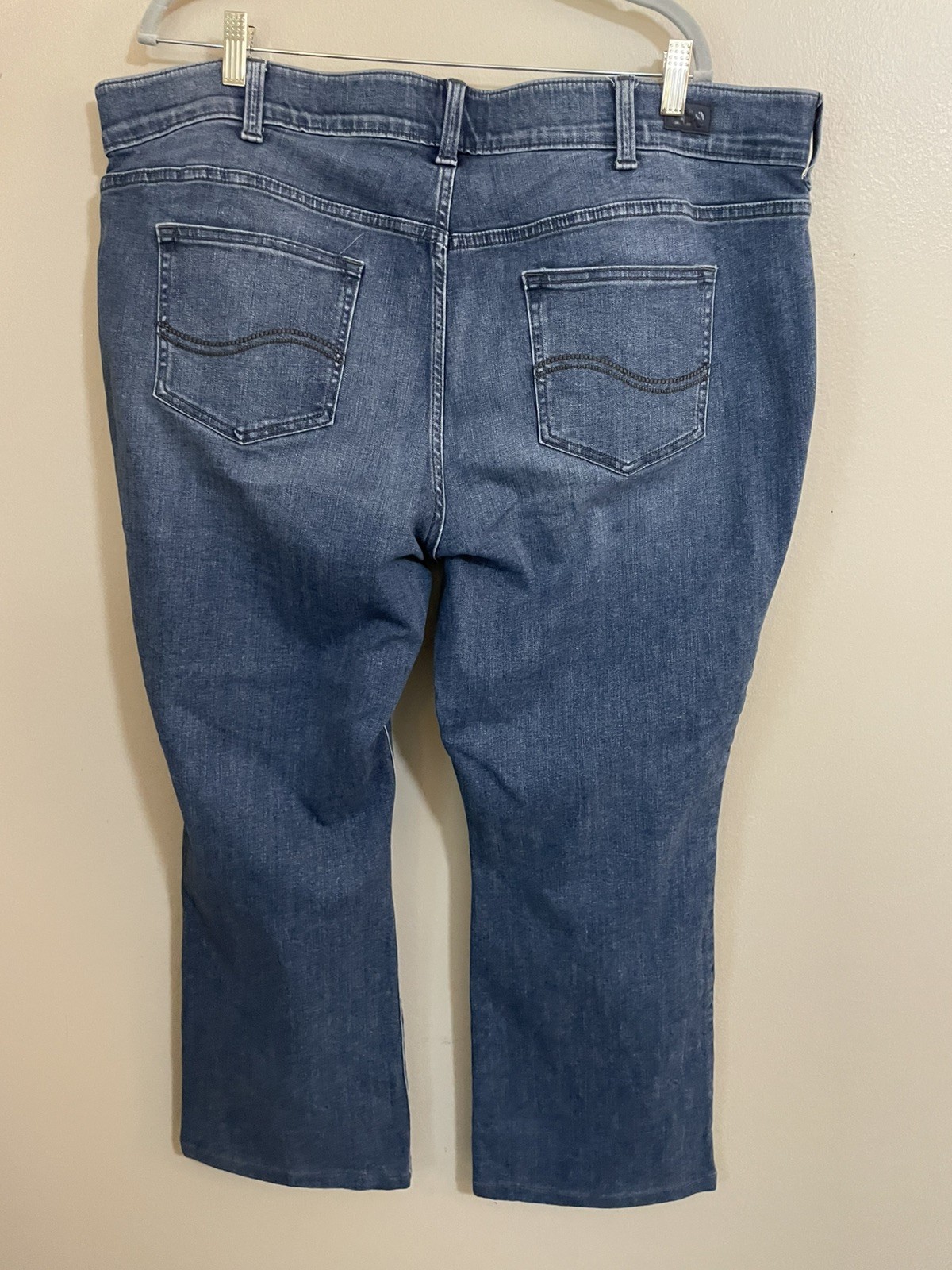 Lee Women’s Regular Cut Bootcut Mid-Rise Flex Motion Dark Wash Jeans Plus Size