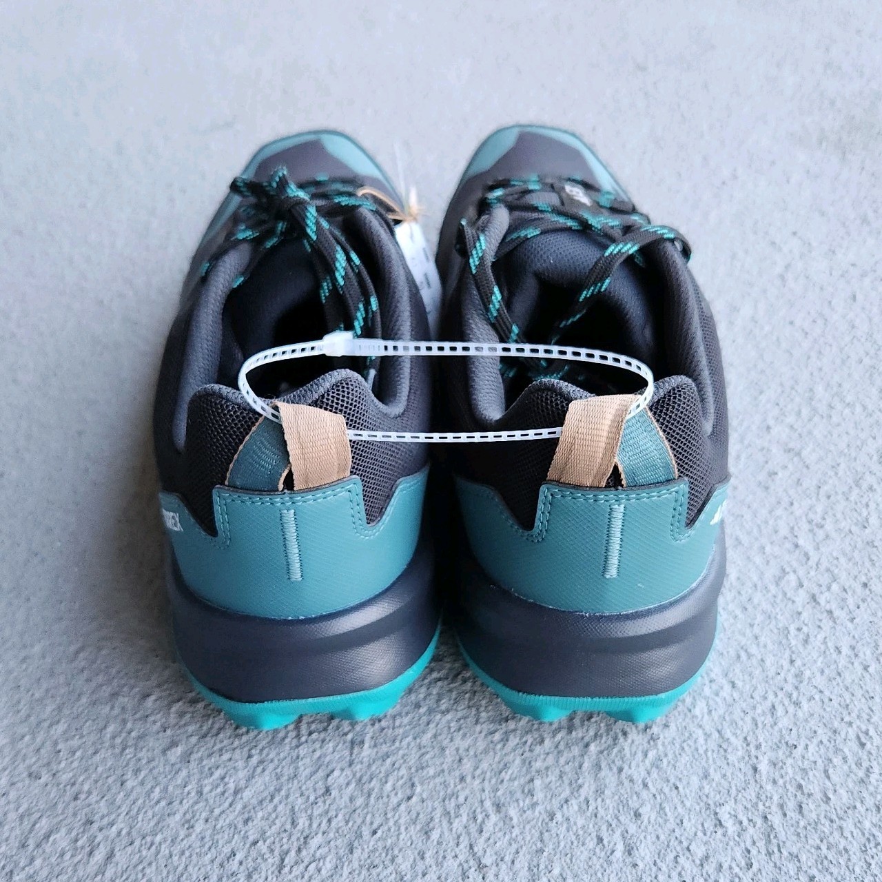 ADIDAS Terrex Skychaser AX5 Gore-tex Hiking Shoes Mens 11 US Blue Green JQ2209