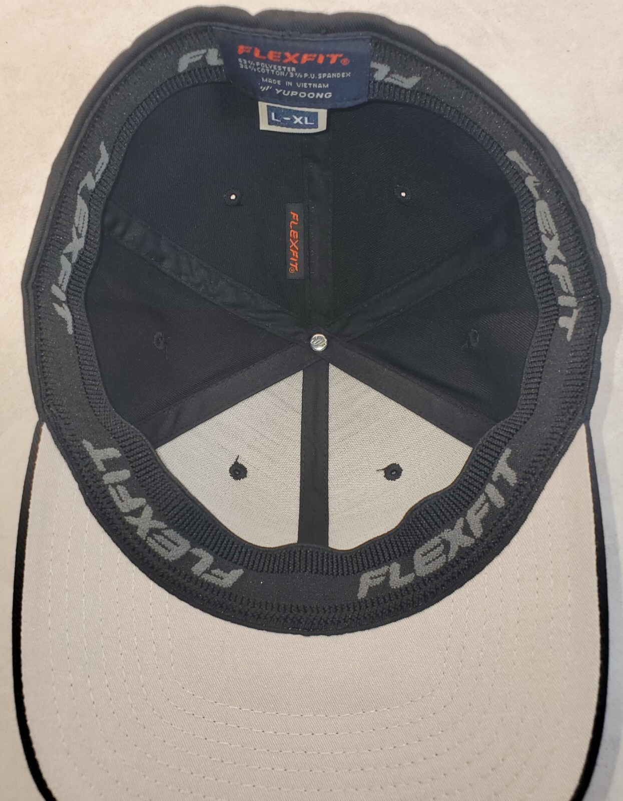 WAYLON JENNINGS Patch Flexfit Hat / Black – L/XL 7 1/8″ – 7 5/8″