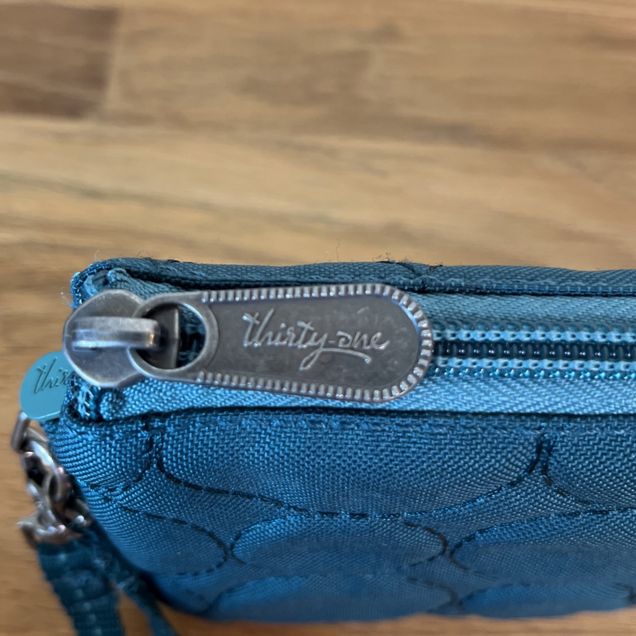 Thirty One Vary You Teal Wristlet