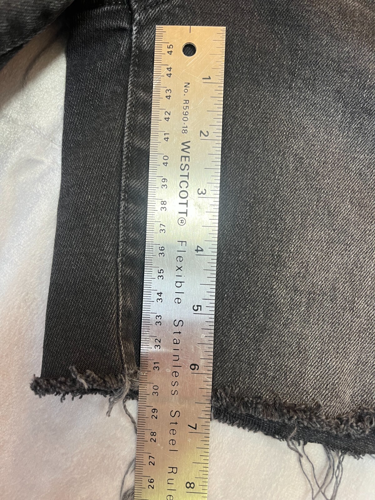 GAP 1969 Denim Cutoff Short Frayed Hem Zip Fly Women Black Size 27 / 4 Reg EUC