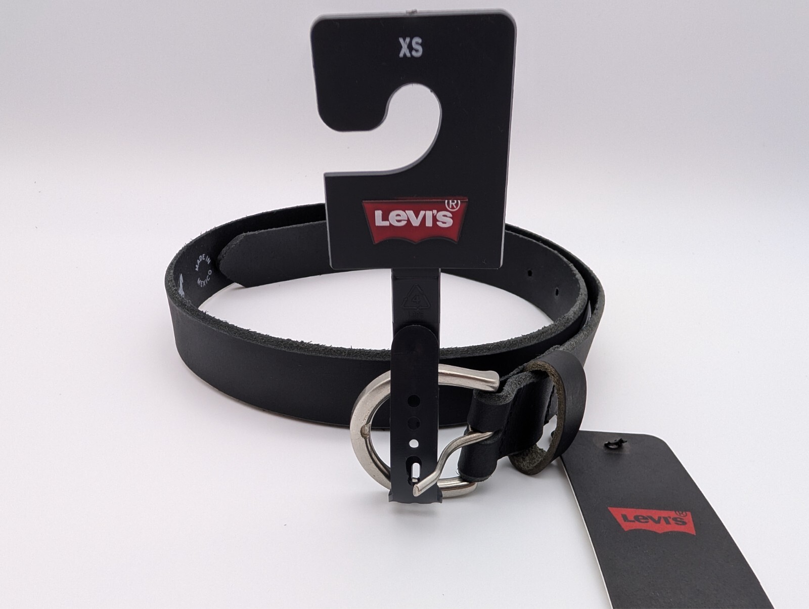 Levi’s 100% Full Grain Bovine Leather Belt, Size: XS 75/30 Brand New with tags