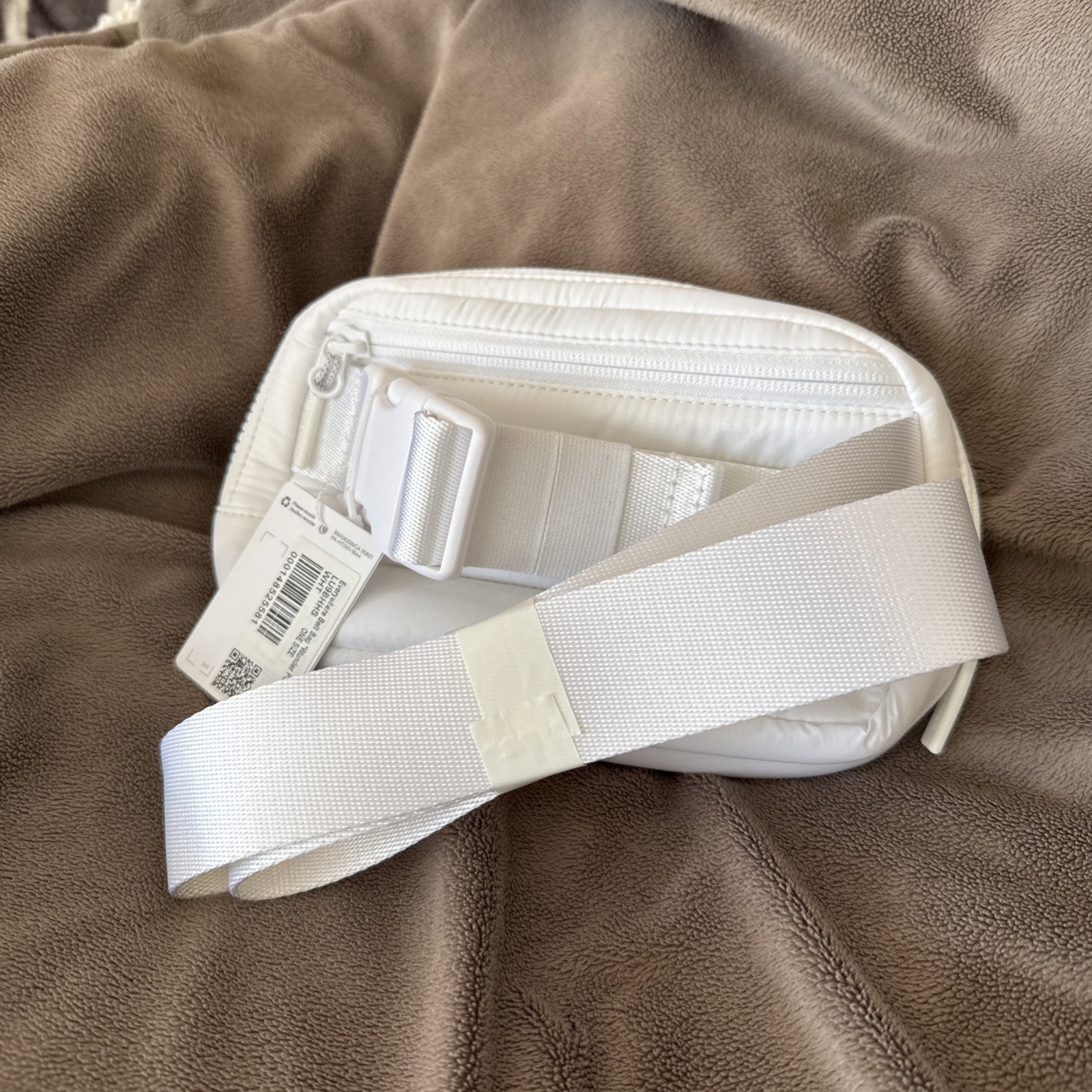 Lululemon WUNDER PUFF Everywhere WHITE Belt Bag One Size 2L -Brand New w/Tags