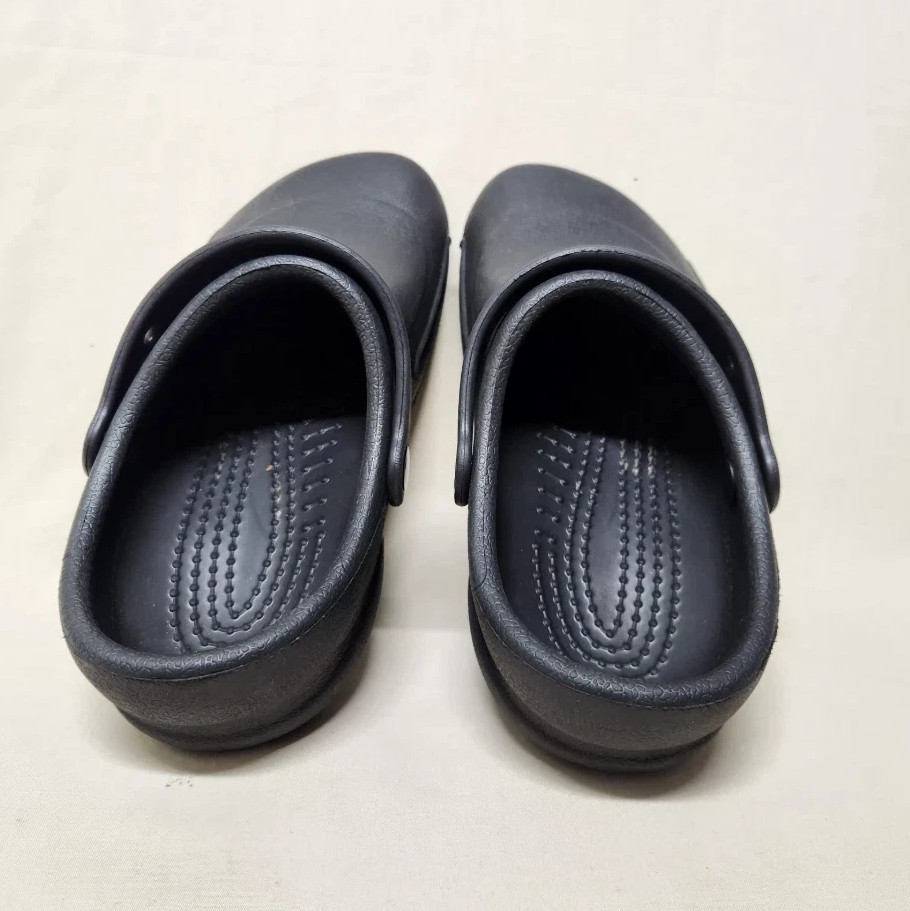 Crocs At Work Bistro Clogs Slip Resistant Waterproof Unisex W-7 M-5