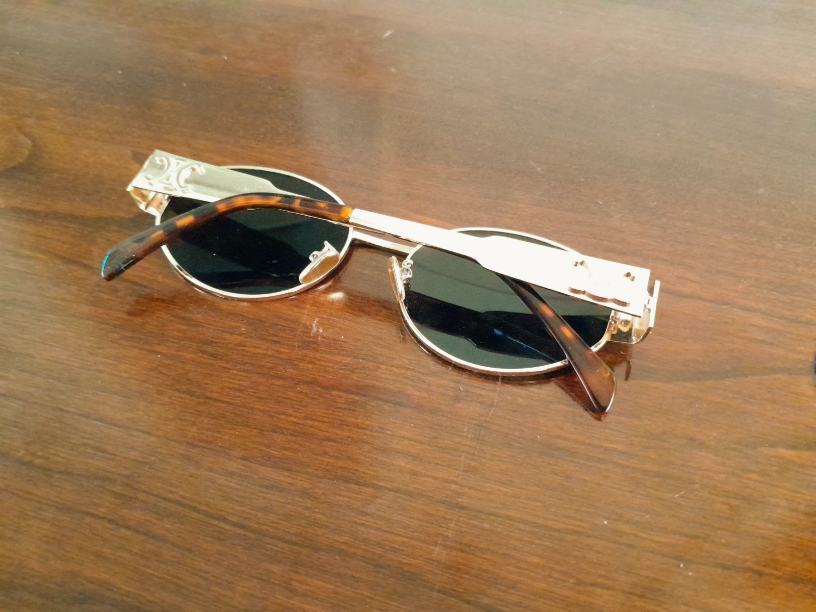 Celine Triomphe Metal 01 Sunglasses Pristine Gold CL40235U 4S235 Green Lens MINT