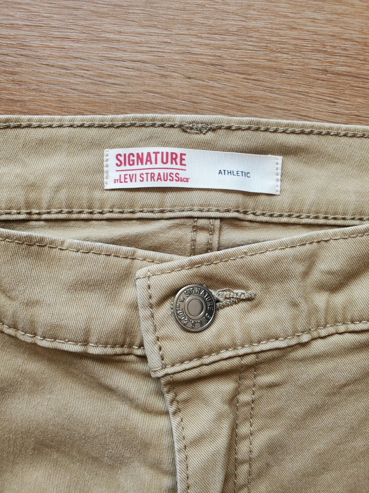 Signature by Levi Strauss & Co Men’s Athletic Straight Beige Stretch Jeans