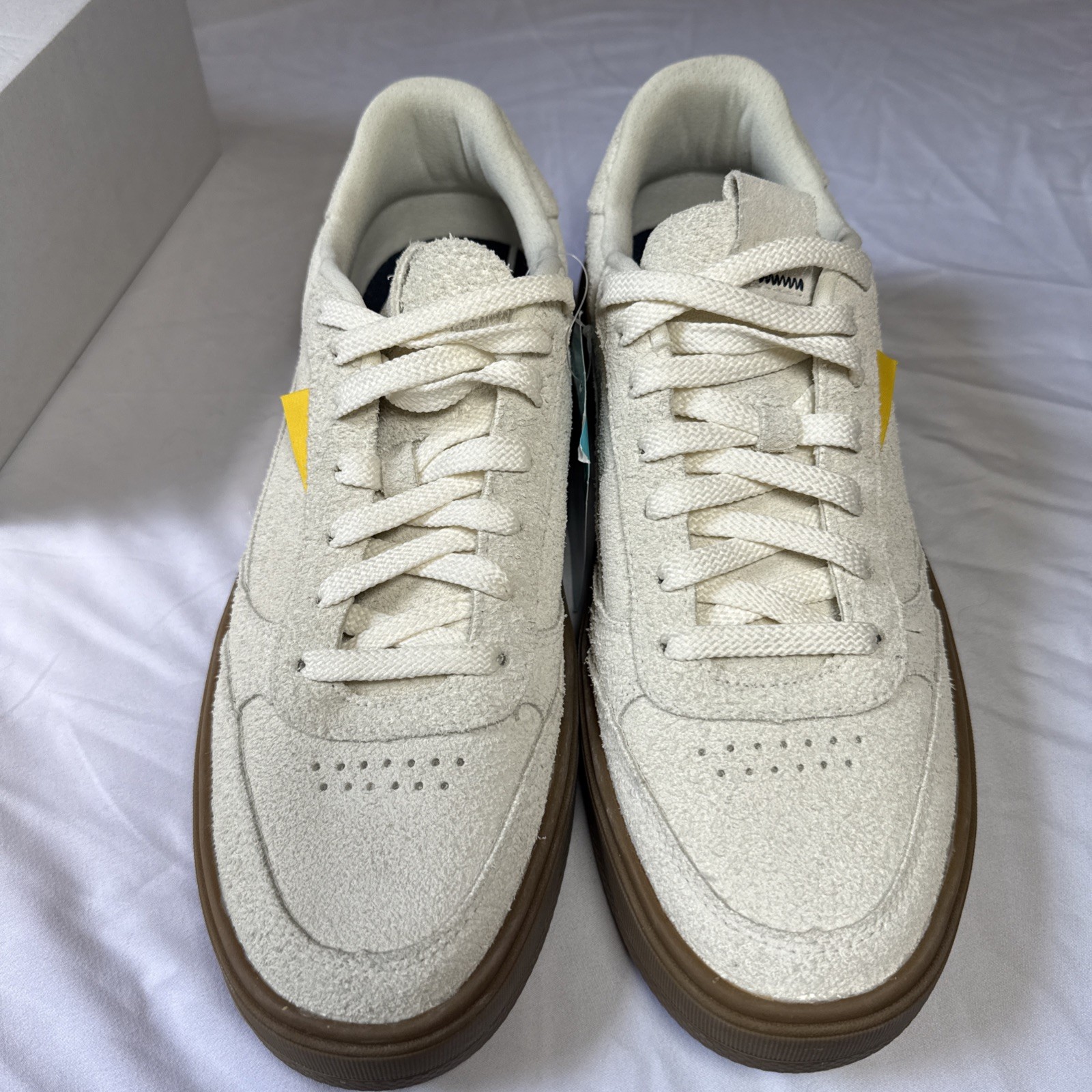 Reef Bom Dia Leather Sneakers Mens Size 9 Vintage White Premium Suede Gum Shoes