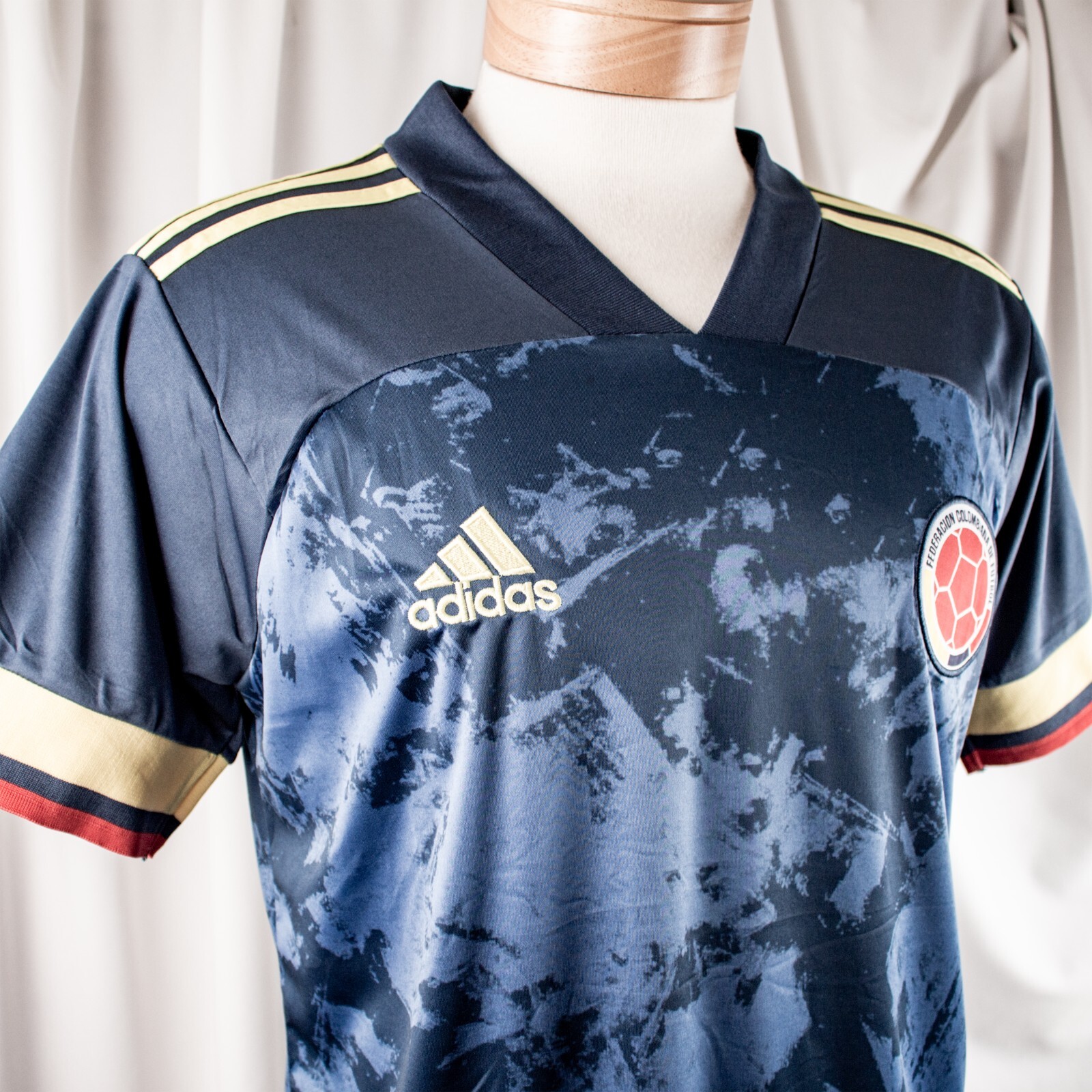 ADIDAS New Blue Yellow Men Activewear Atheltic Jersey Top Size M