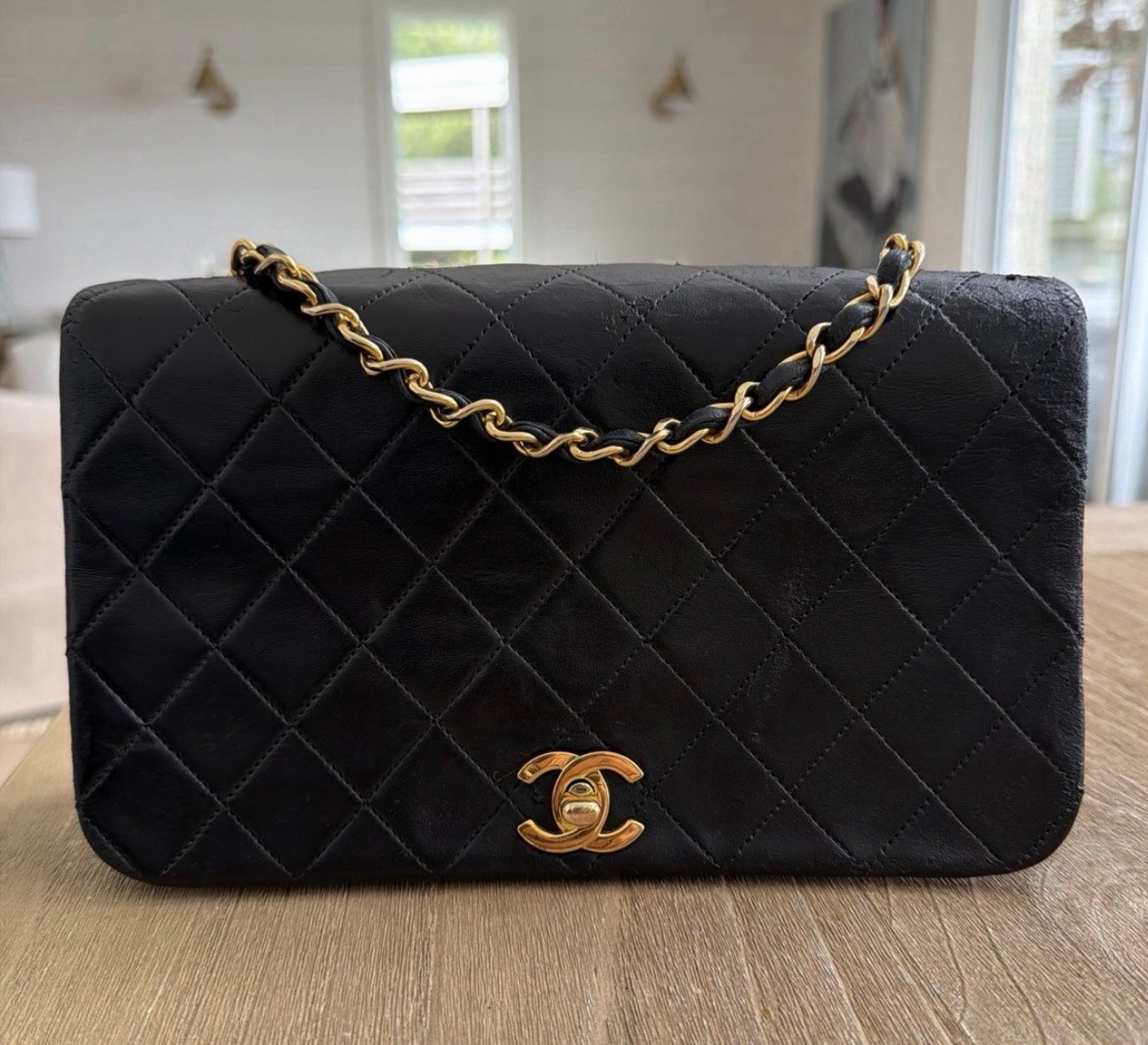 Authentic vintage Black Quilted Small Single Flap Chain Turn Lock Gold bag