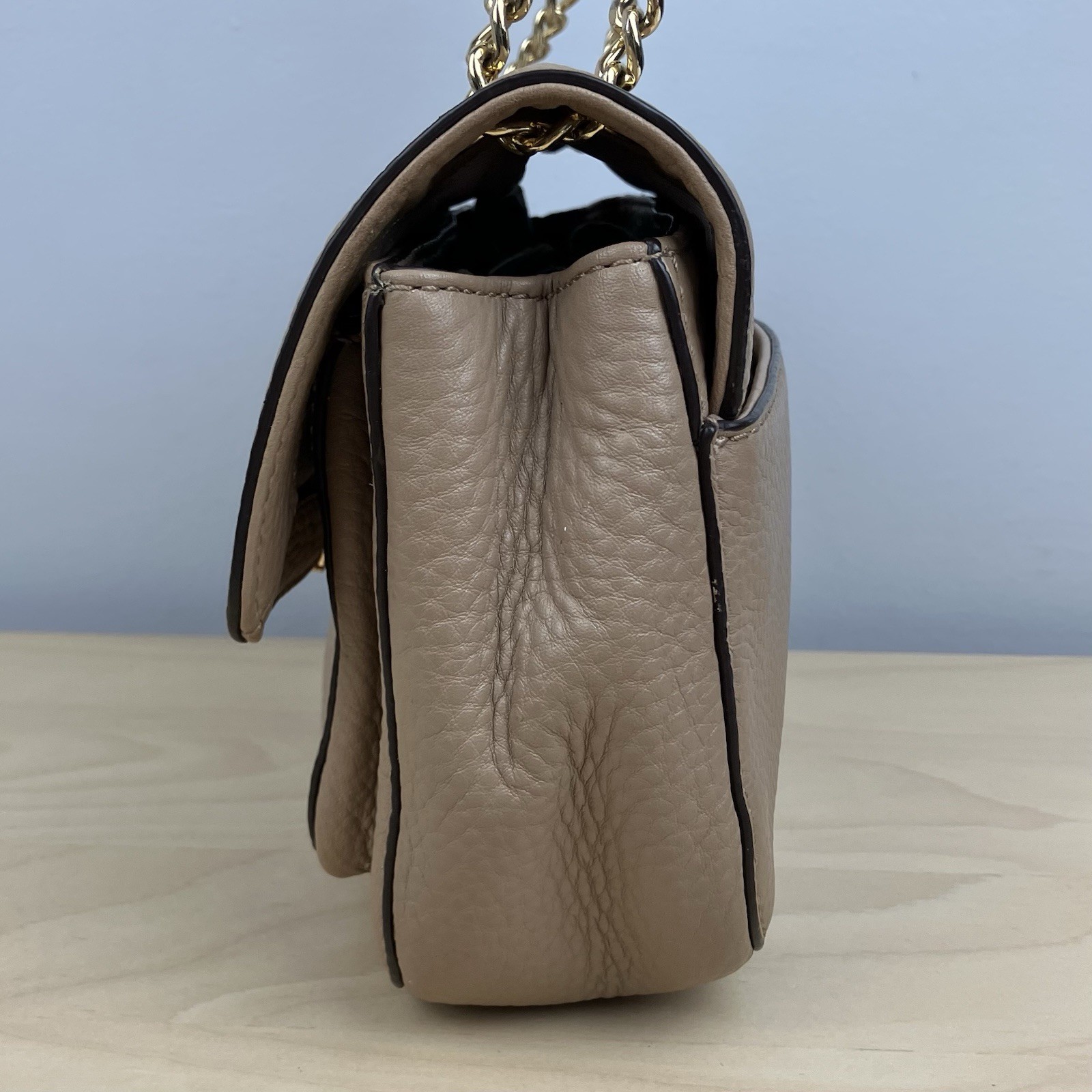 Michael Kors Sloan Tan Pebbled Crossbody Bag Small Turn Lock Chain Strap Gold