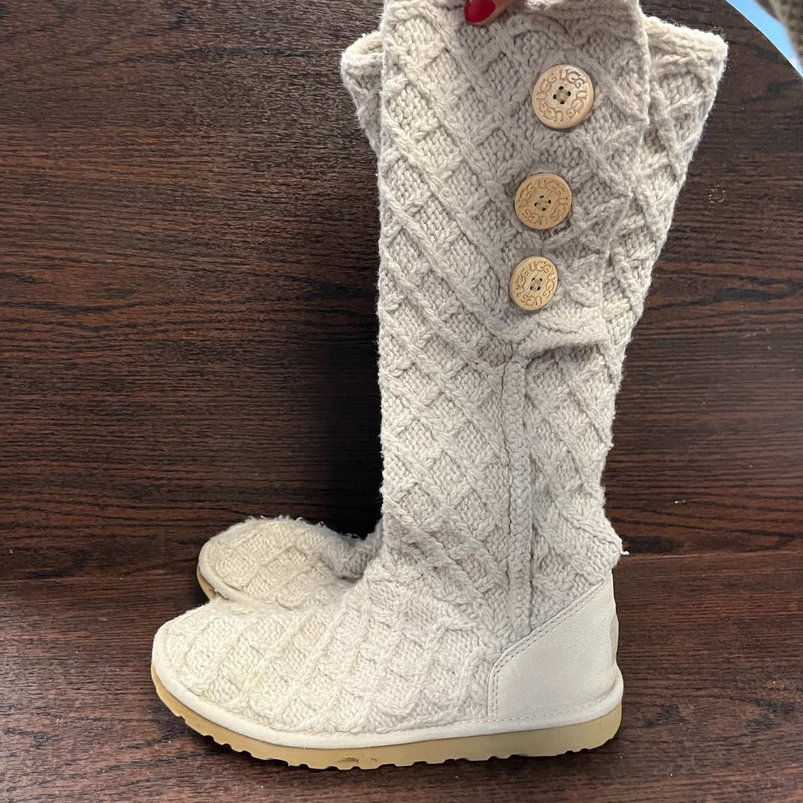 UGG Women’s Winter Boots Size 9 Oatmeal Beige 3066 Cardy Cable Knit 3 Button